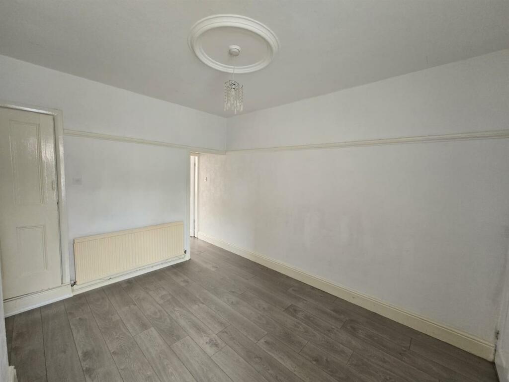 REAR RECEPTION ROOM