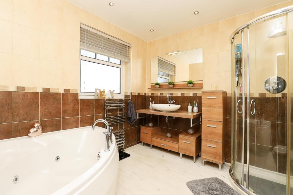 Master En-suite