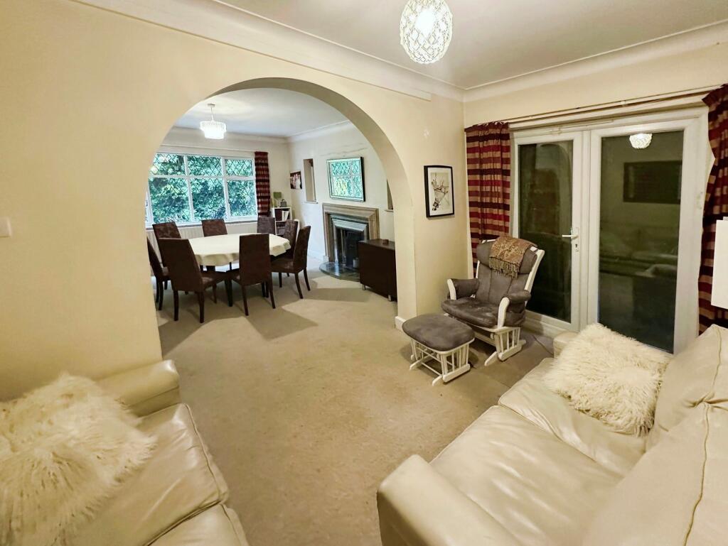 Lounge / Dining Room