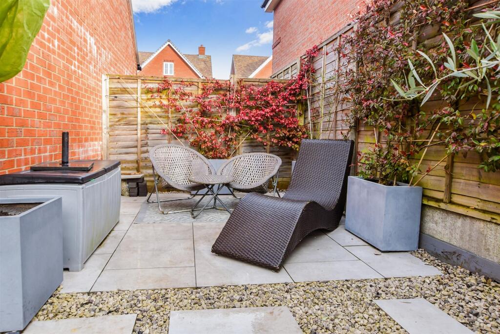 External Lifestyle Photograph