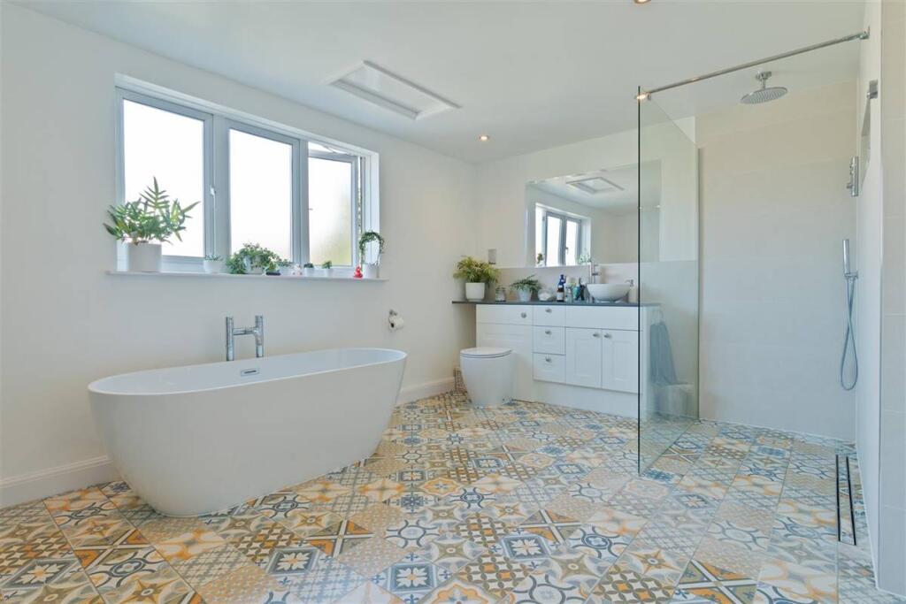 Family Bathroom/Shower/WC