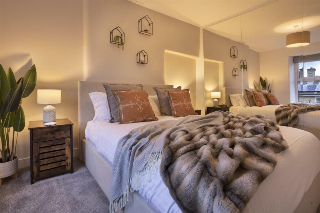 Master Bedroom - 02 copy.jpg