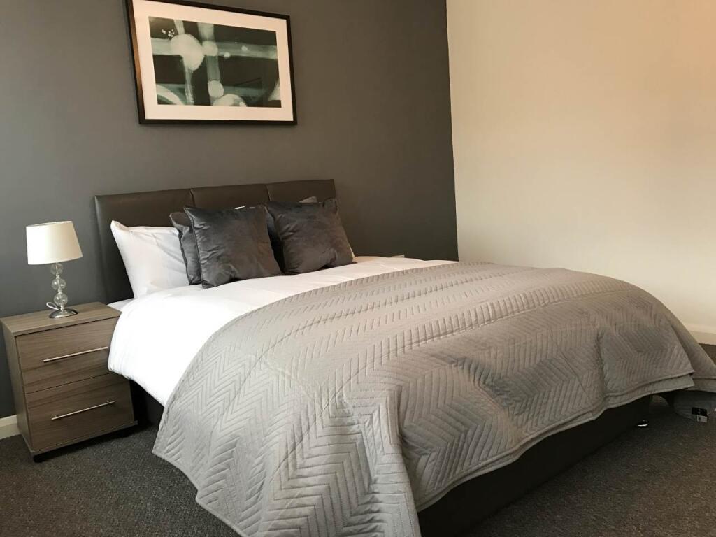 Bedroom (2)