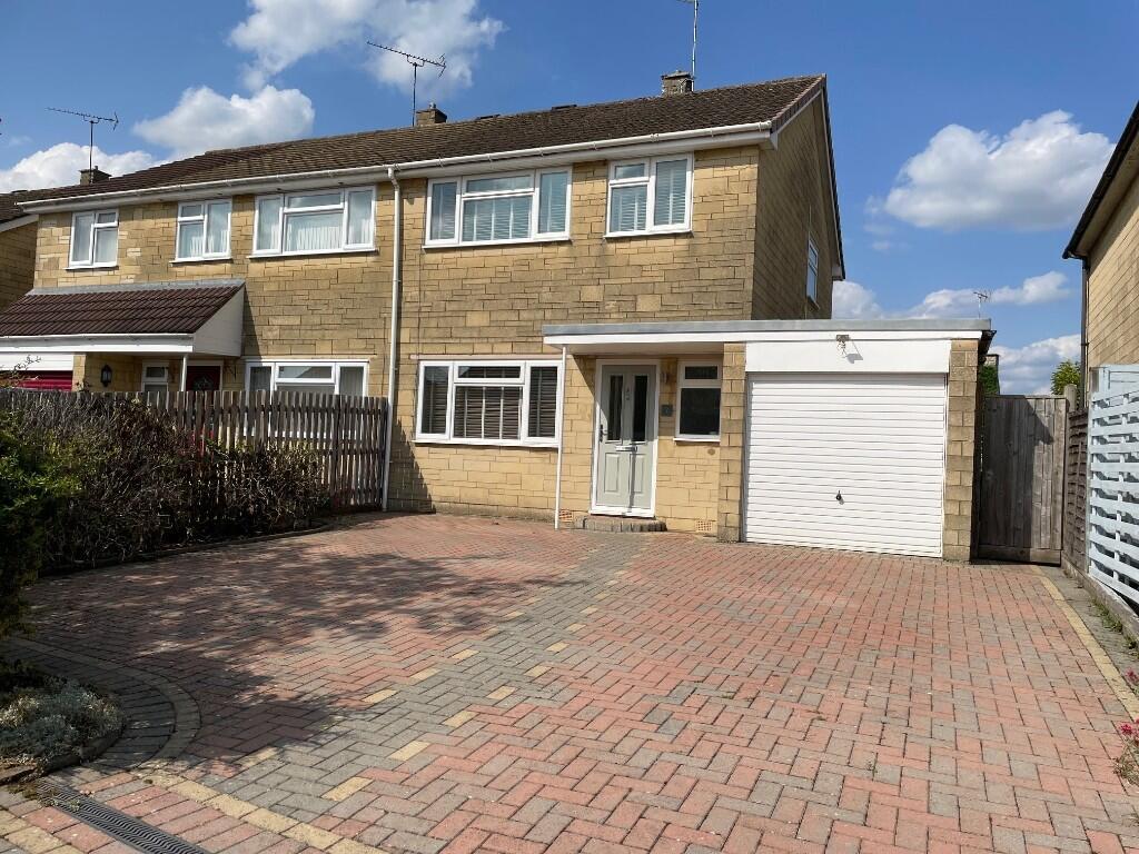 York Close, Chippenham, Wiltshire, SN14