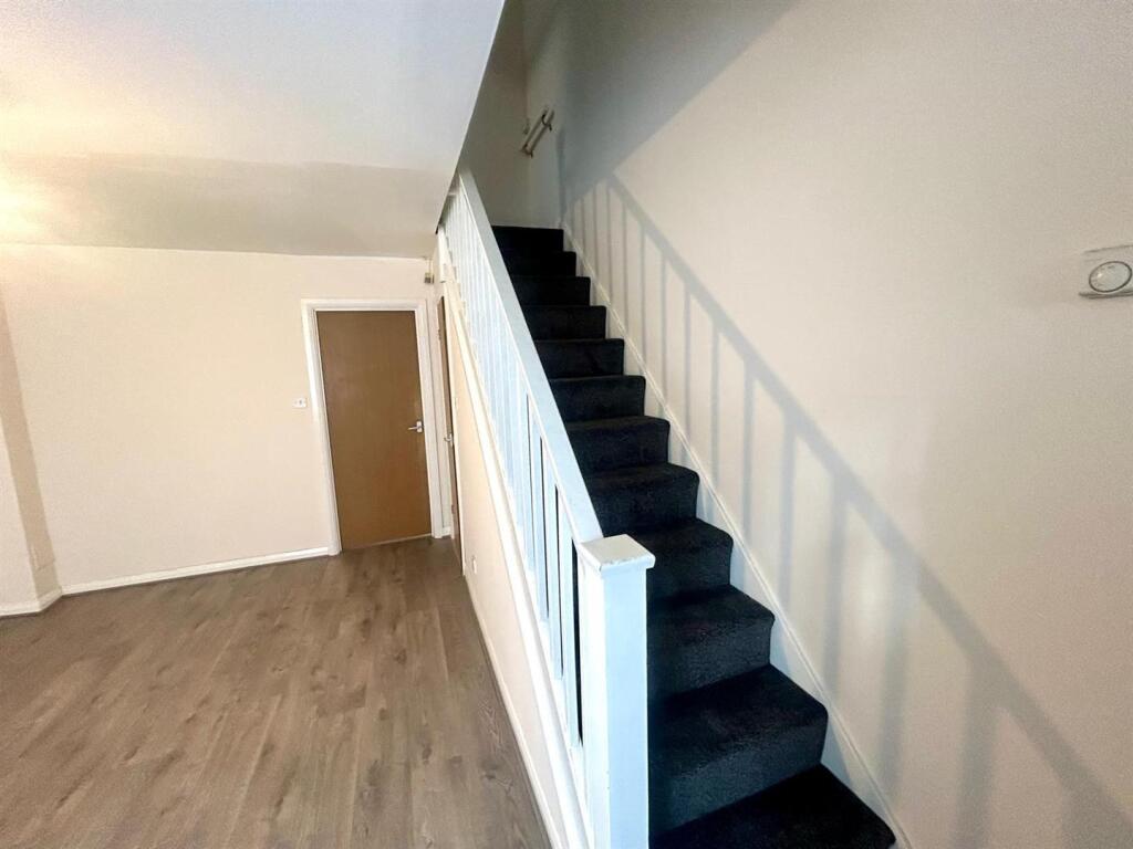 Living room 3.jpg
