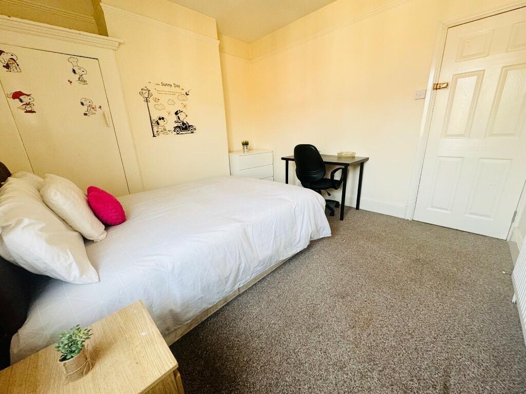 Room 6 £575