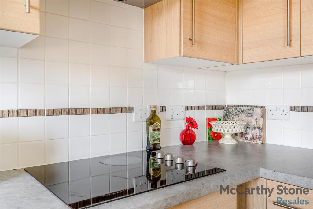 8640072-interior05.jpg
