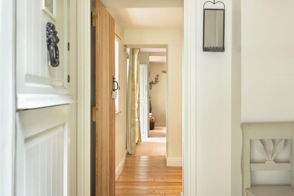Peek through Entrance