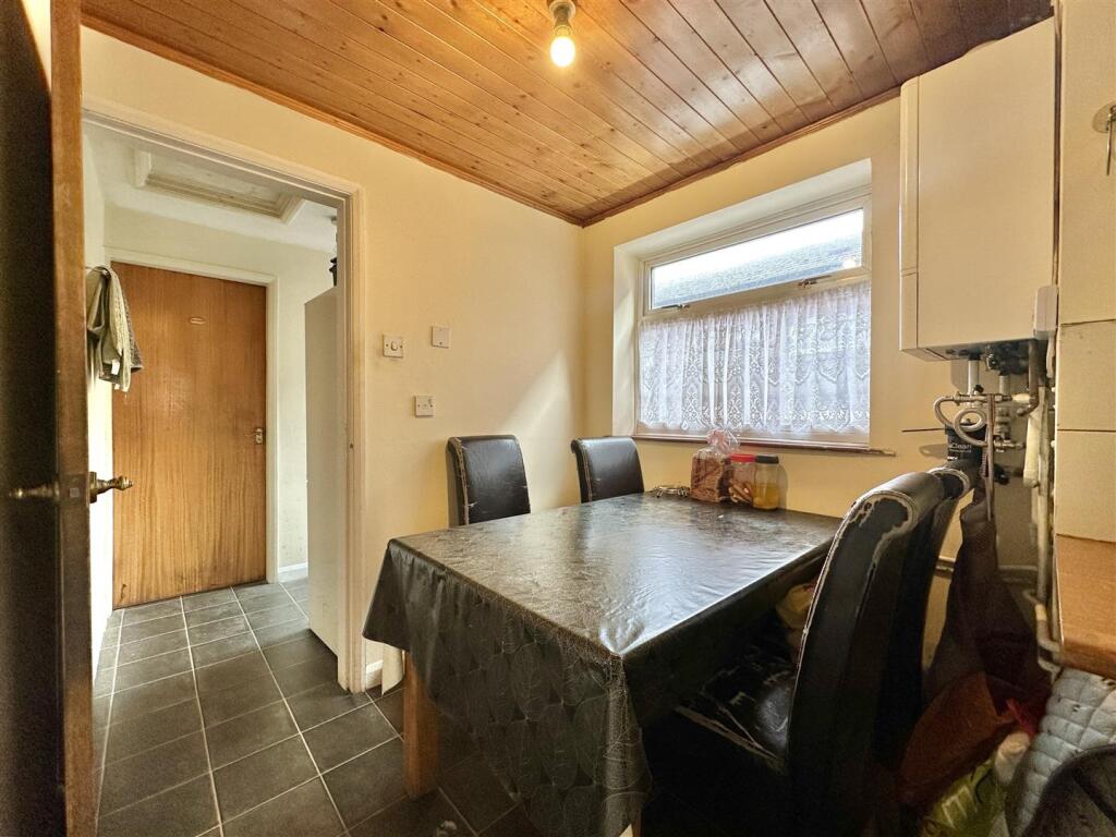 EXTENDED KITCHEN/DINER