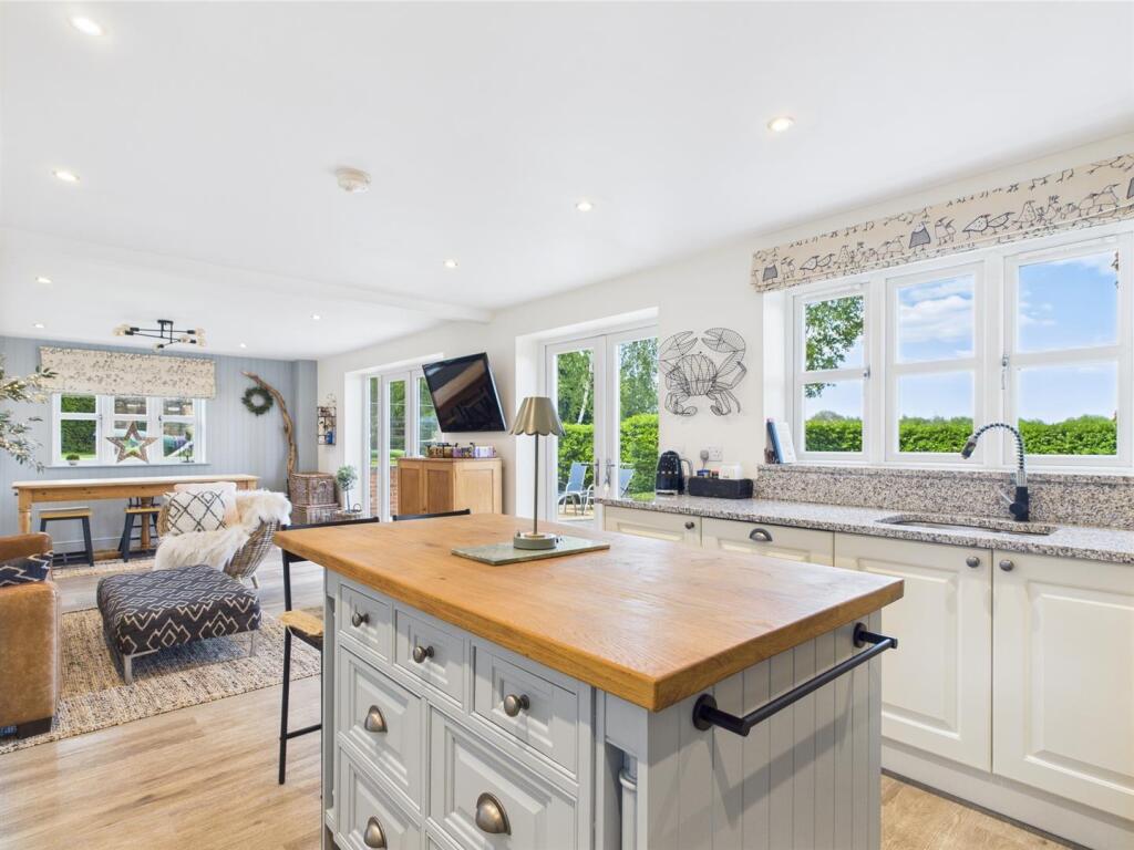 Living Kitchen/Dining/Family Room