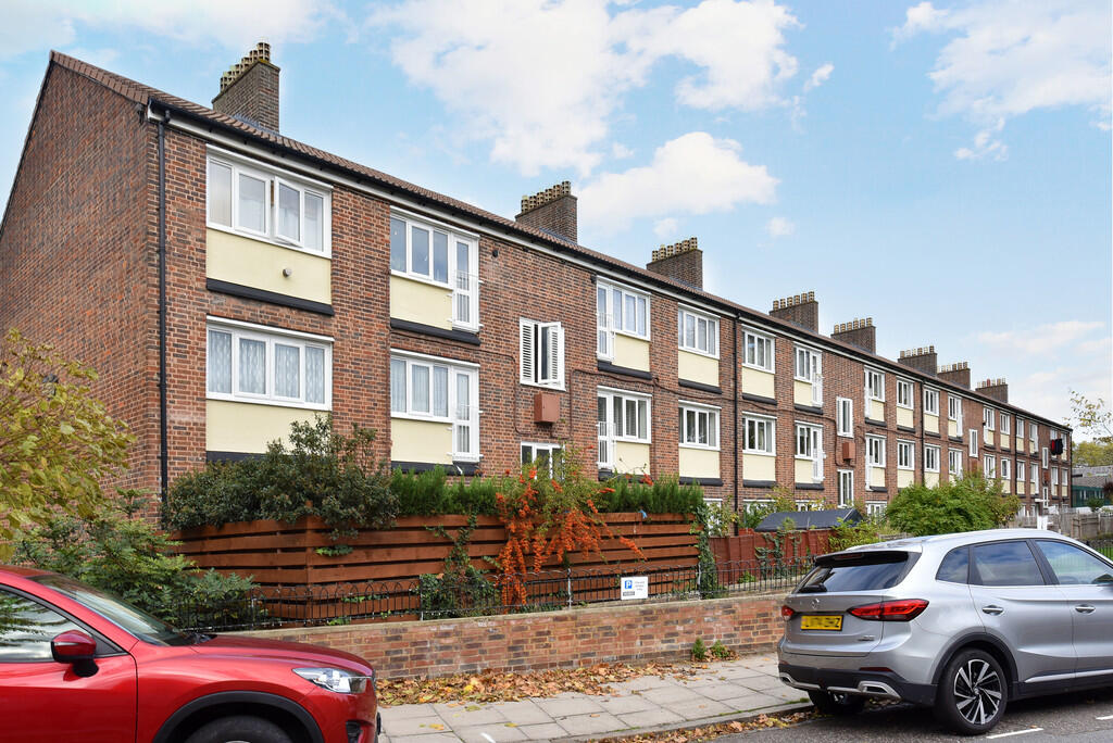 82 parkside estat...