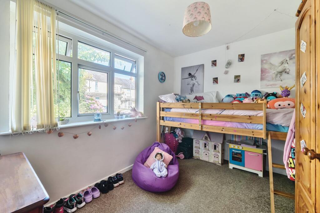 1328897-6-6880ba012ad9f