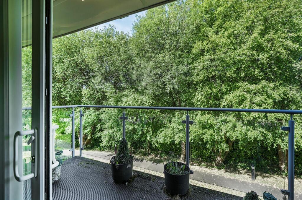 1297094-22-682c 499213c6d-ARW  8.jpg