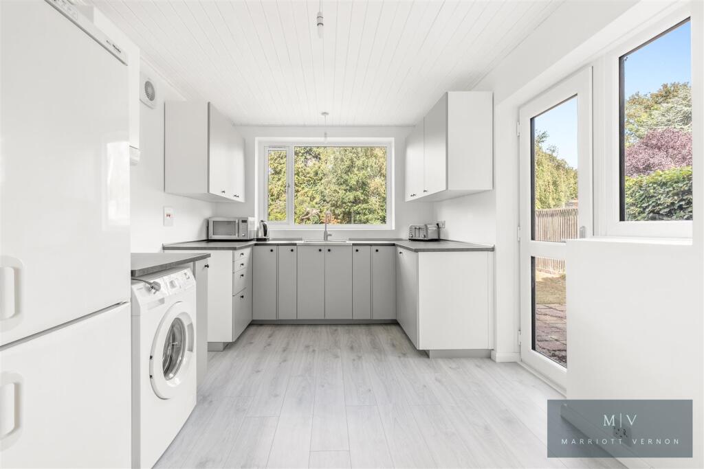 Lloyd Park Avenue 12B MV-9.jpg