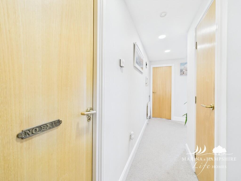 CAM03691G0-PR0039...