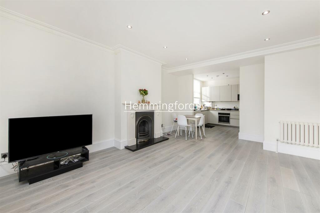 Flat 2, 94 Haverstock Hill Lo-2.jpg
