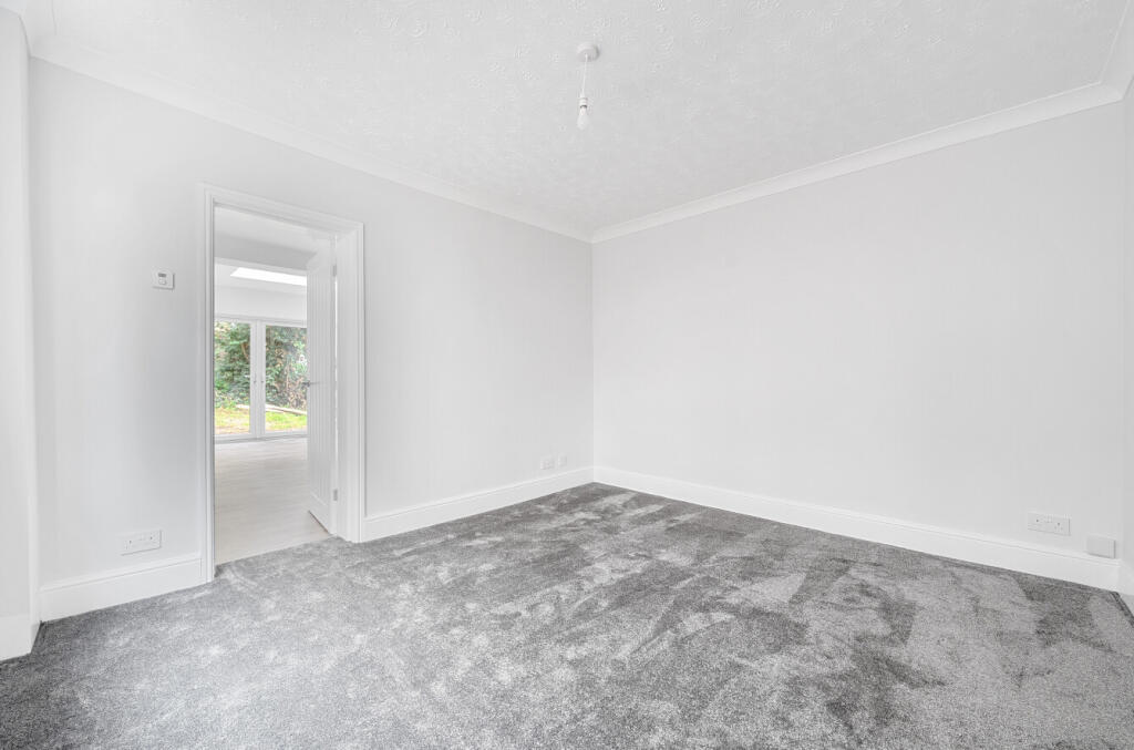 1363078-8-68de957...