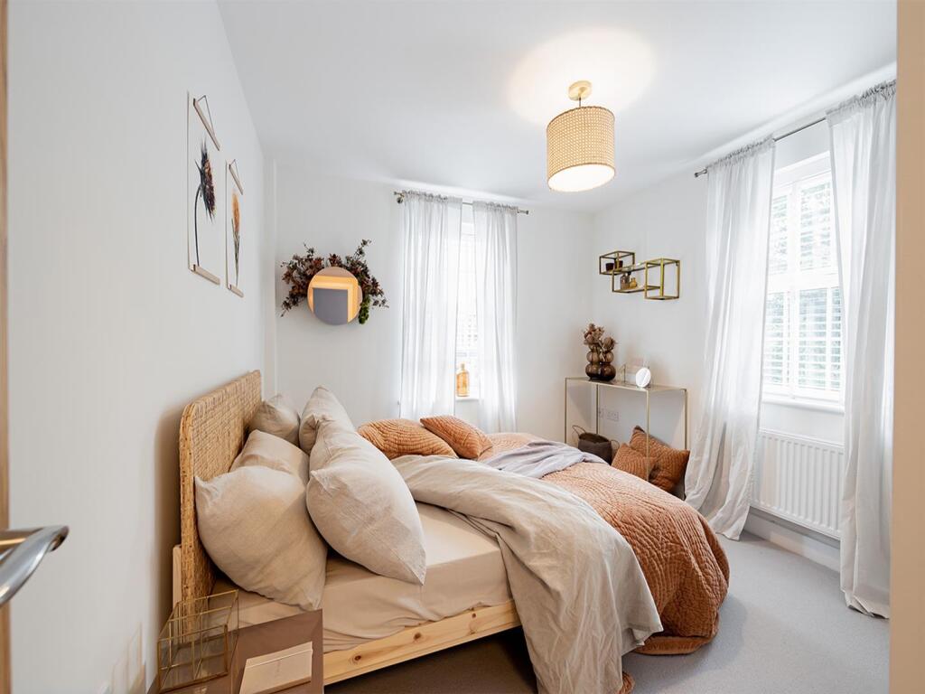 The Waterline bed 3.jpg