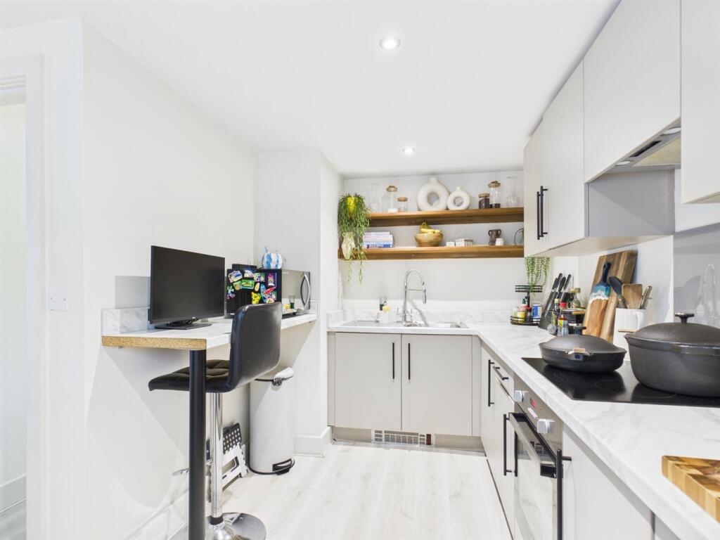 Kitchen / Breakfast Room