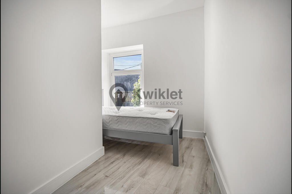 eZy Watermark_13-09-2025_07-28-39-6970pm.jpeg