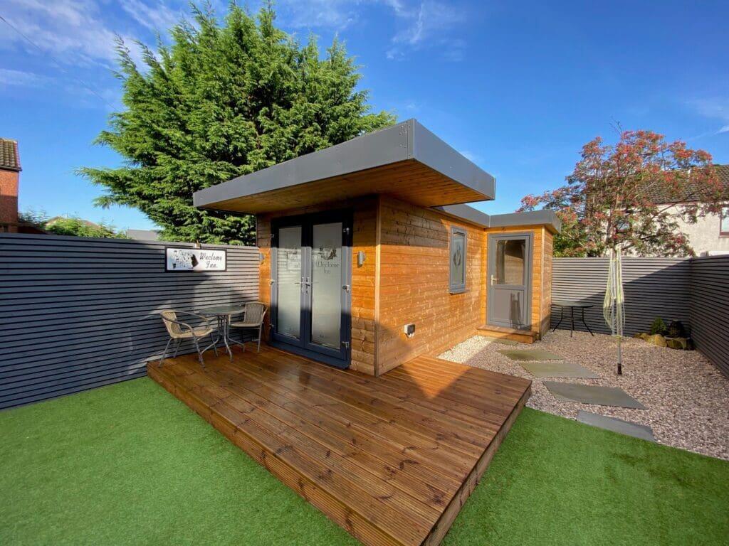 GARDEN ROOM / BAR
