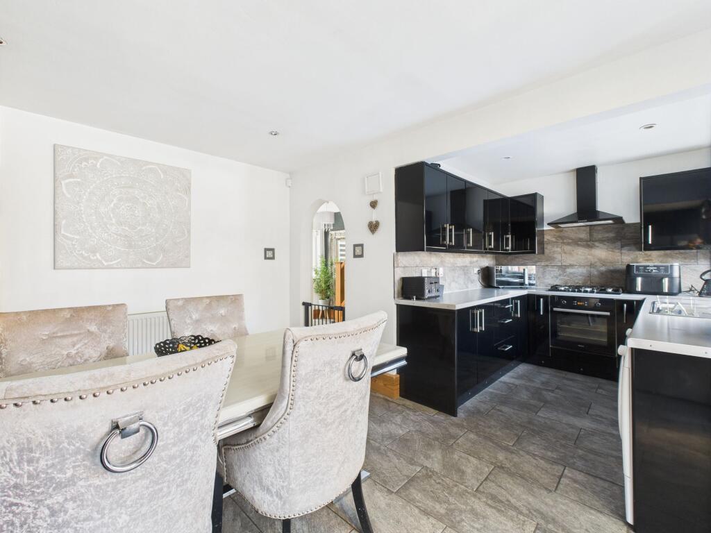 Dining/Kitchen