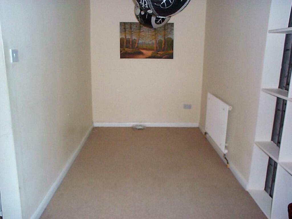 DINING ROOM 13'3"