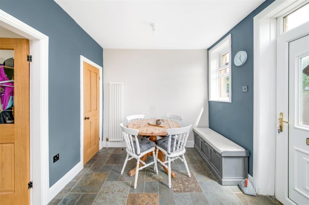 OPEN-PLAN DINING KITCHEN