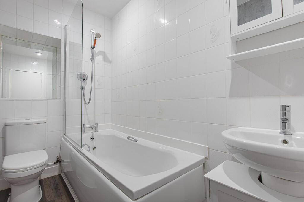 BathroomAngle1