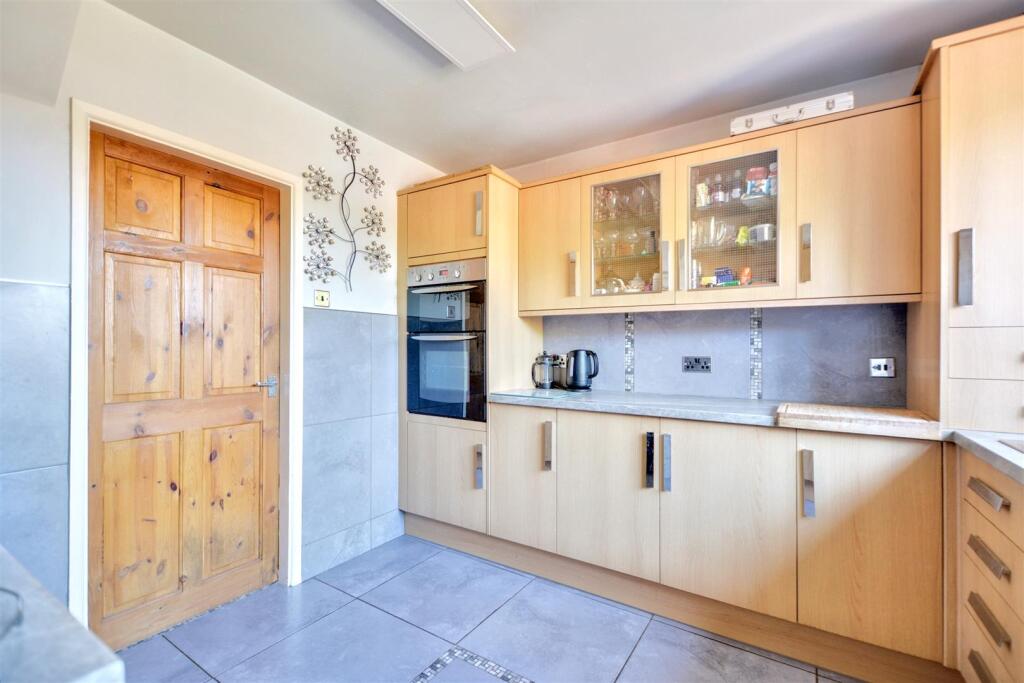 Kitchen_3.jpeg