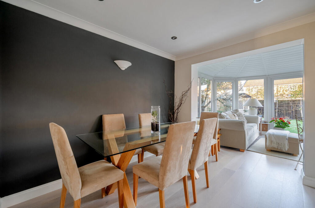 1389427-13-695e4f...