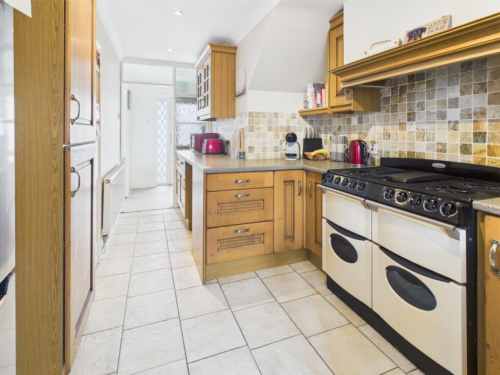 CAM05068G0-PR0031...