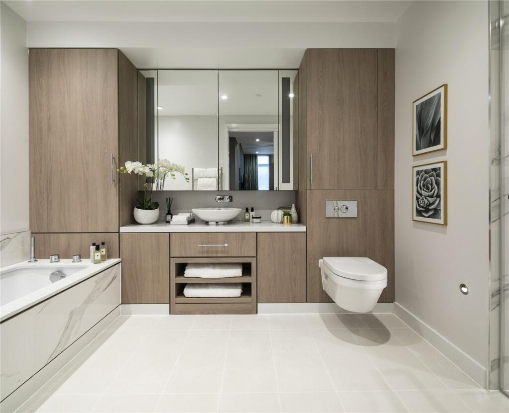Show Flat Bathroom