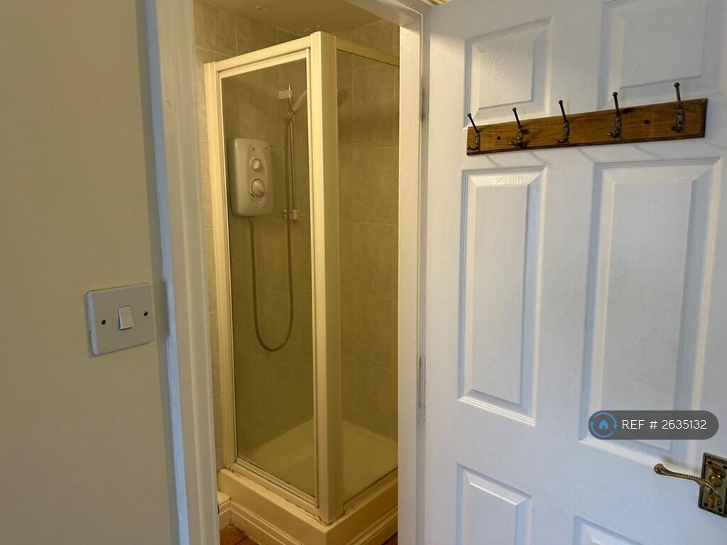 2nd Floor Shower