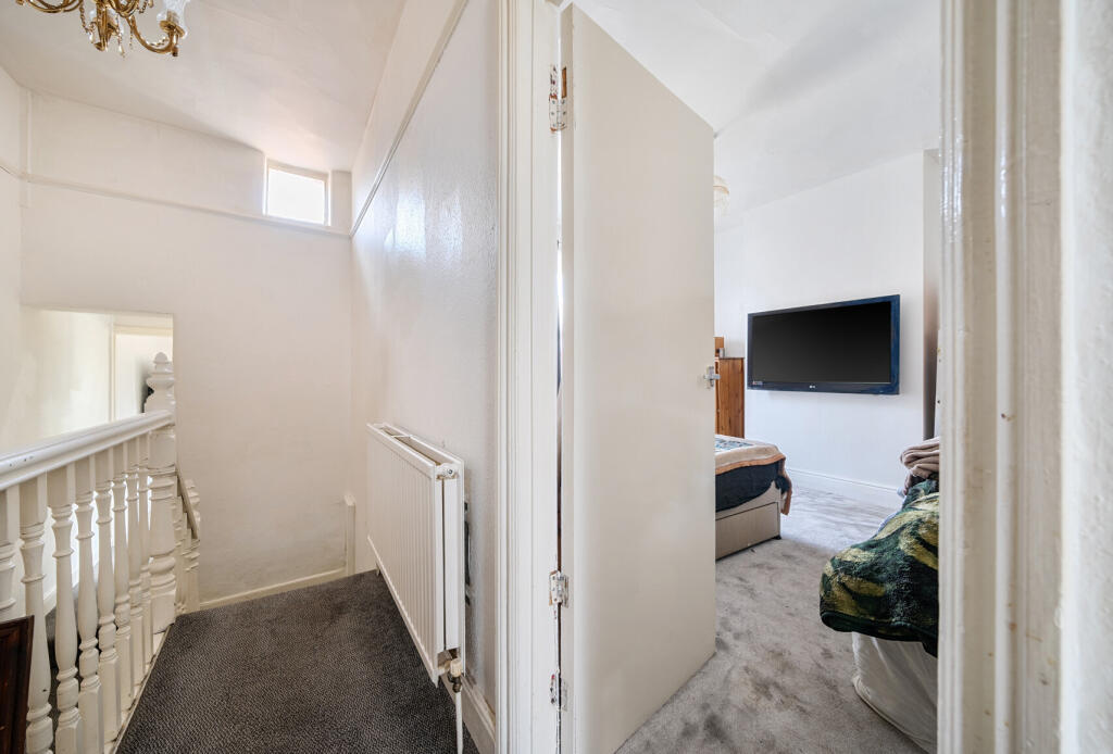 1304743-15-6842f3...