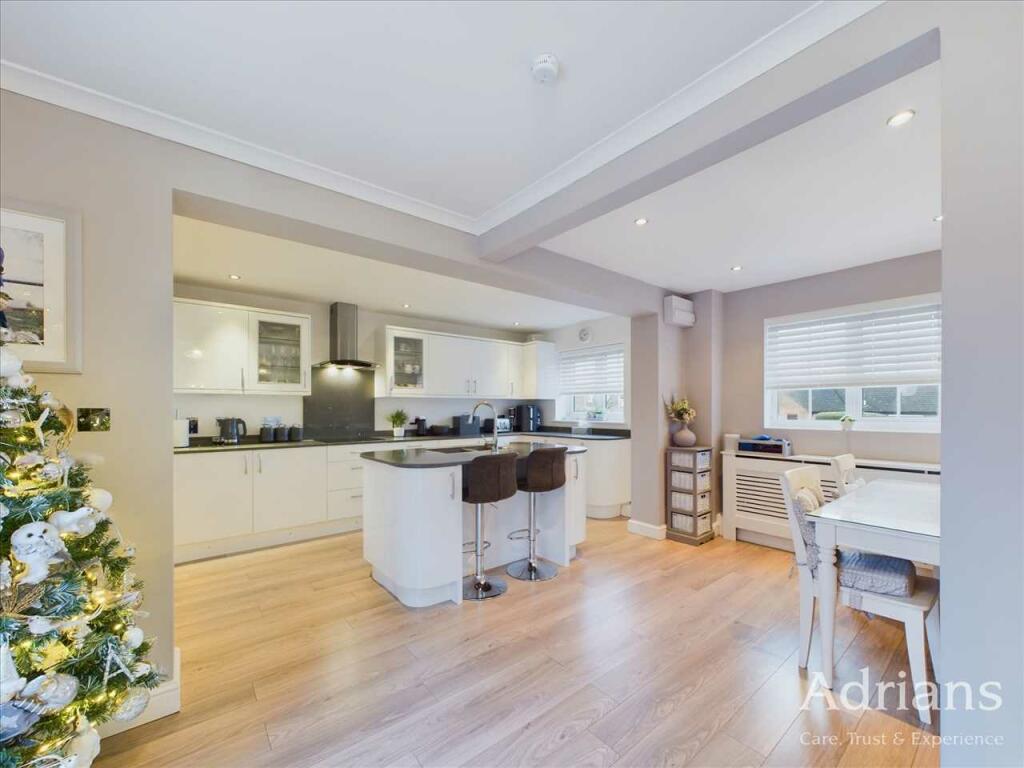 OPEN PLAN KITCHEN