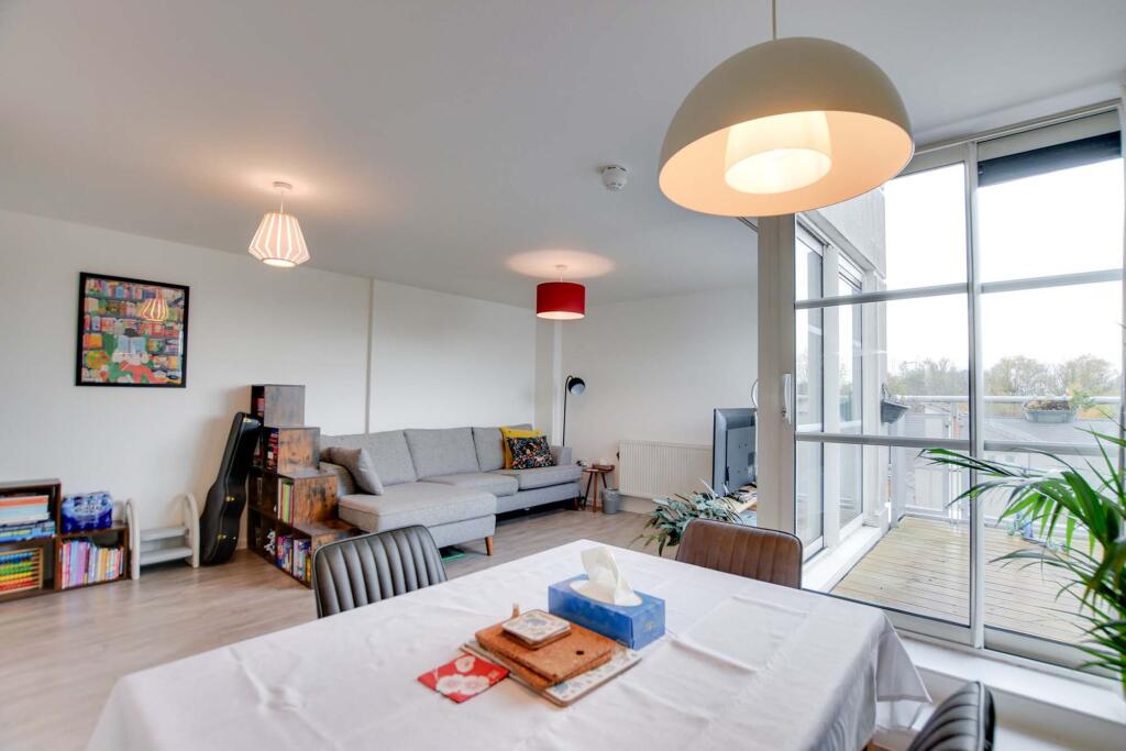 Open Plan Lounge Diner