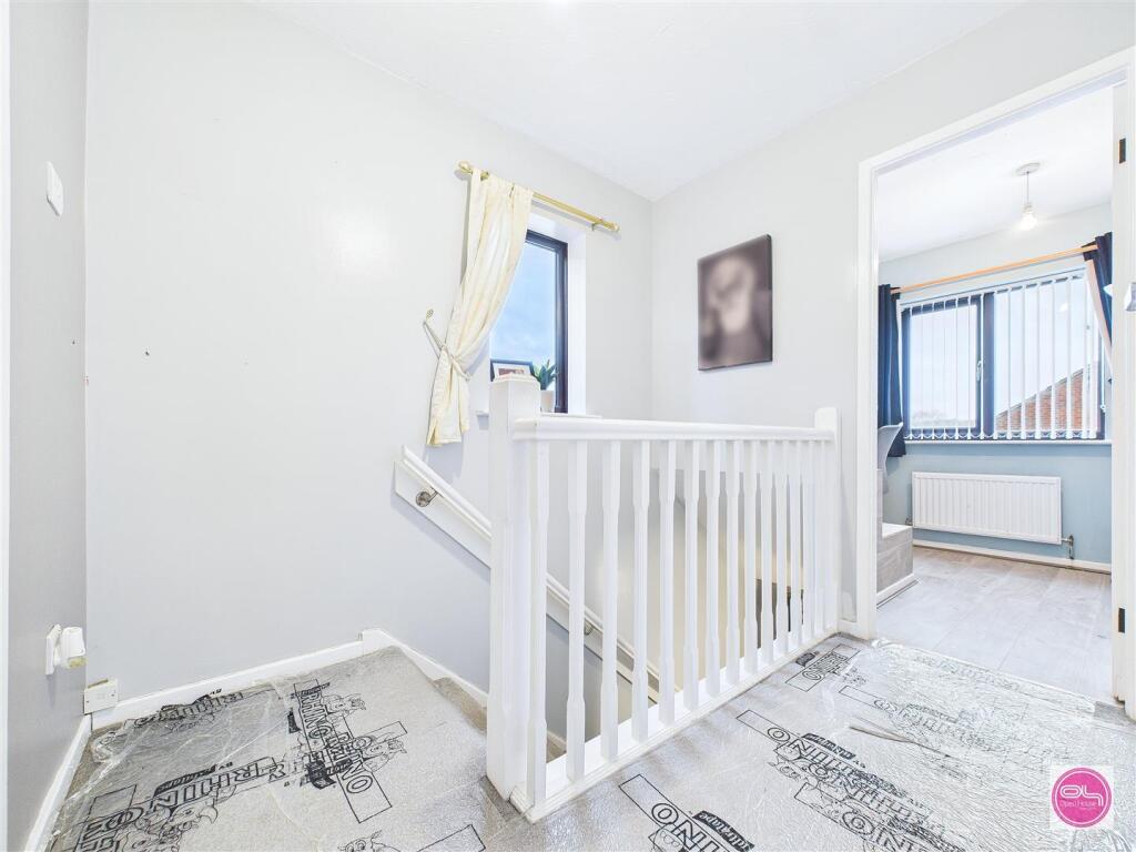 Pine Walk, Castle Gresley (20).jpg