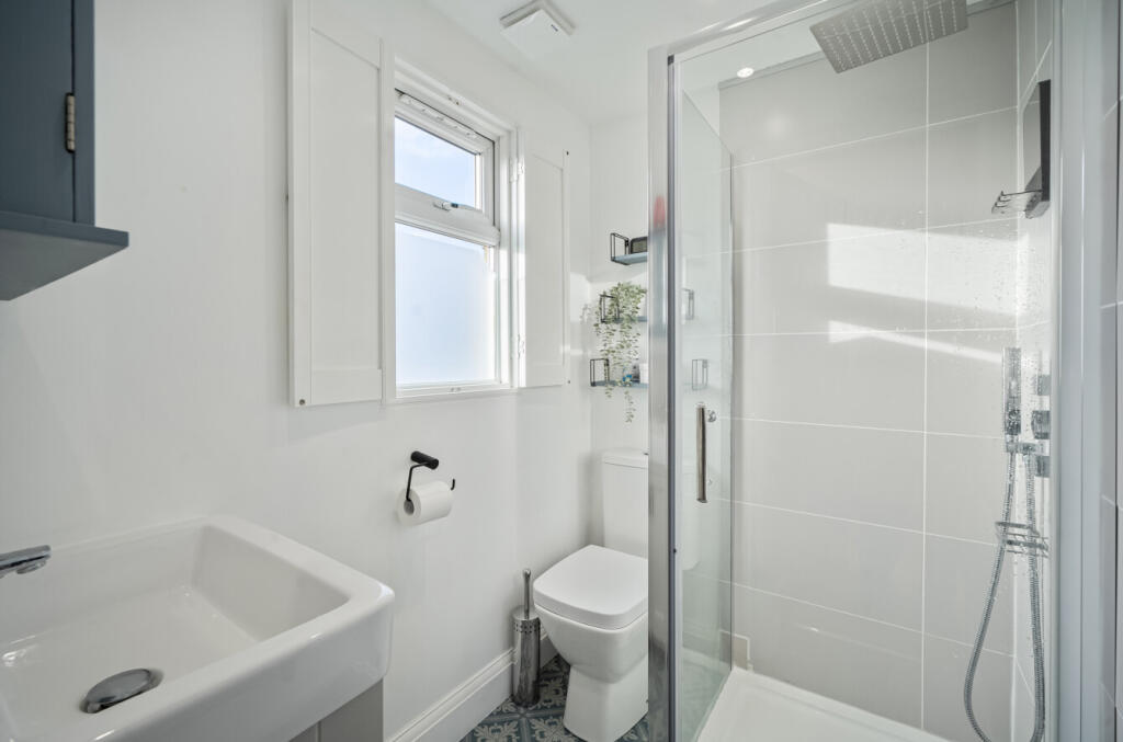 1386147-18-692ef5...