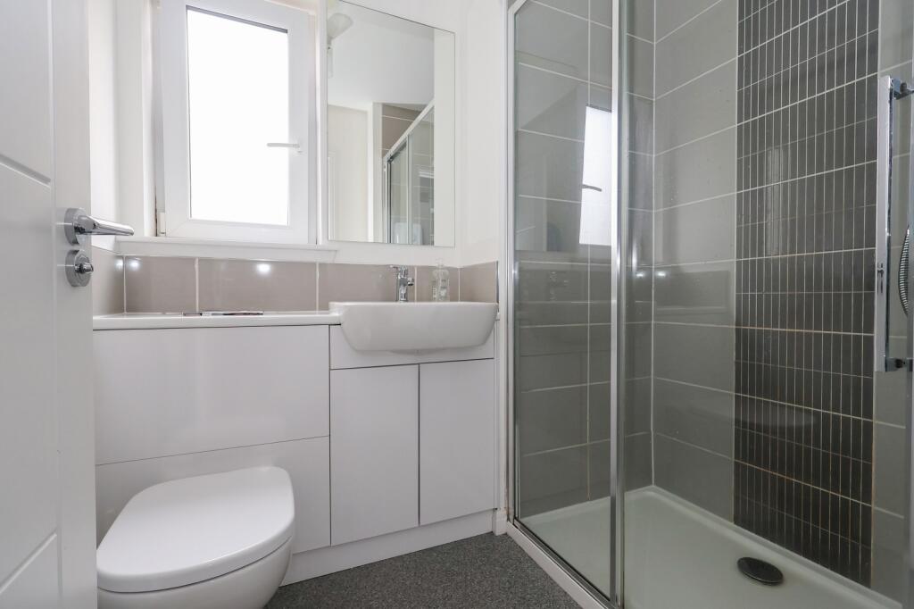 Principal Bedroom En Suite