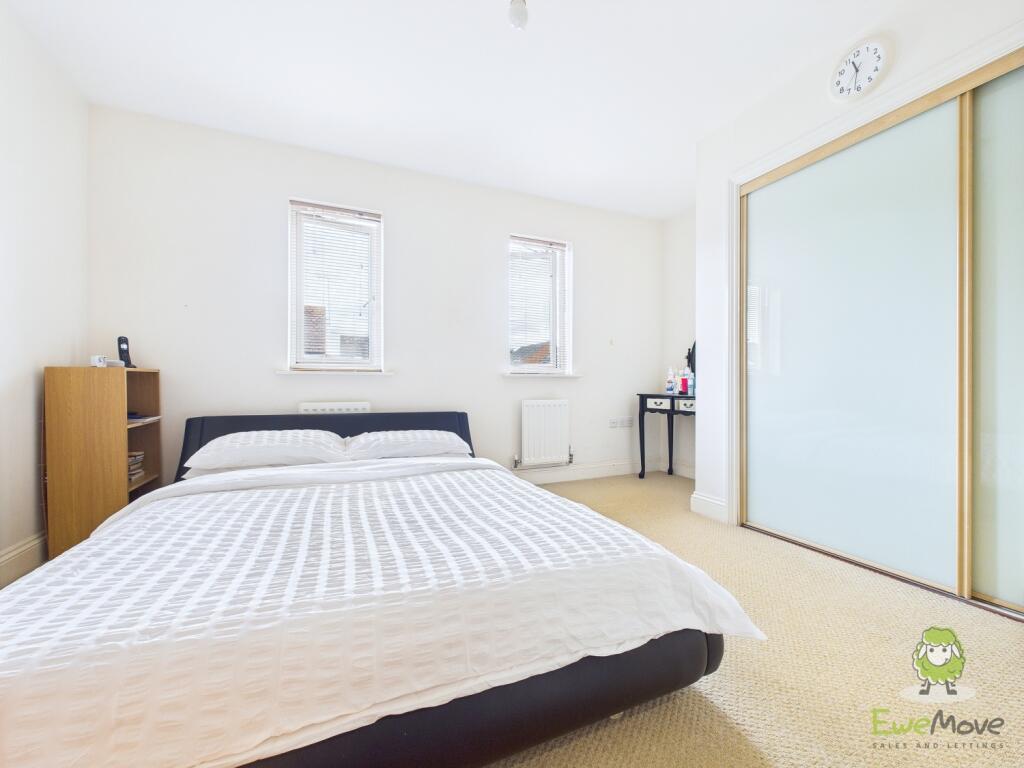 CAM01543G0-PR0144-STILL023