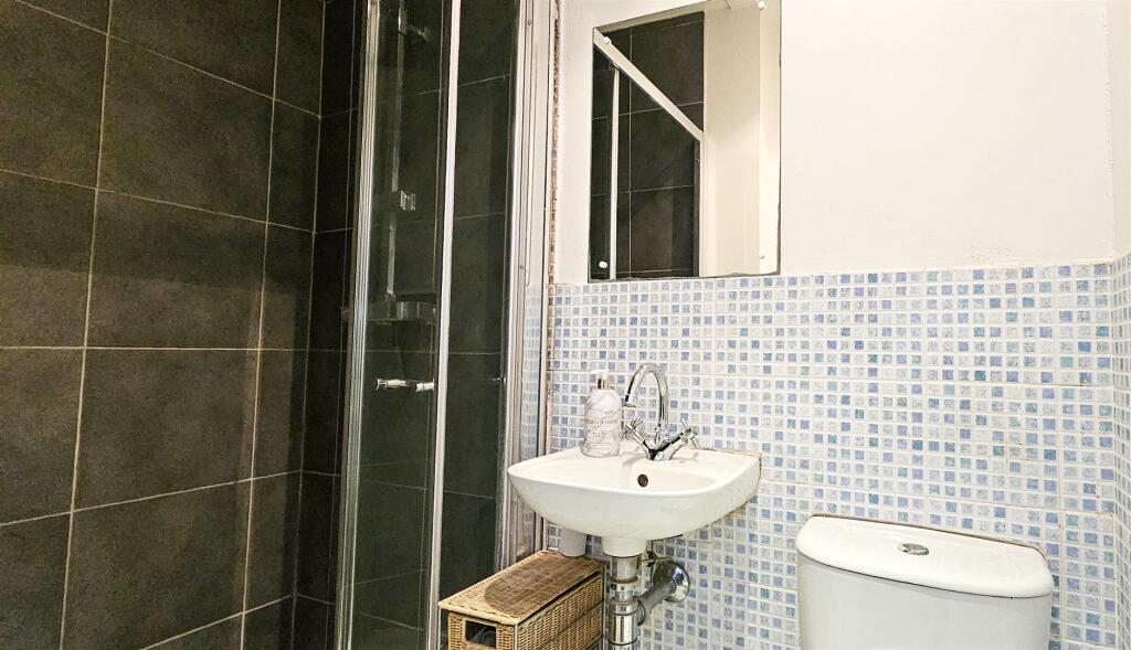 En Suite Shower Room