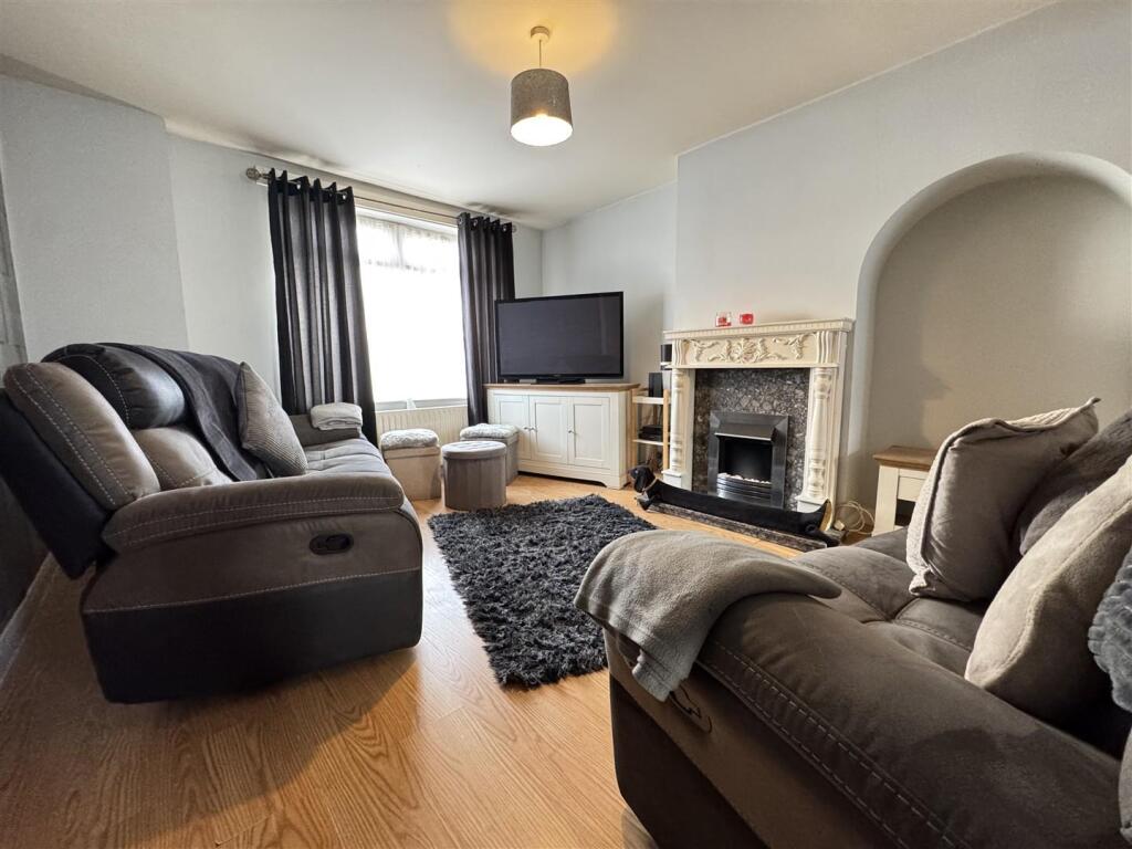 IMG_4890 (Large).JPG