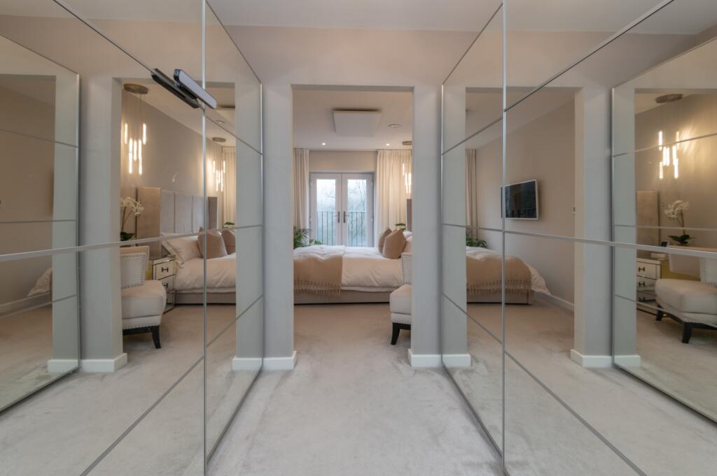 Dressing Room Bedroom 3