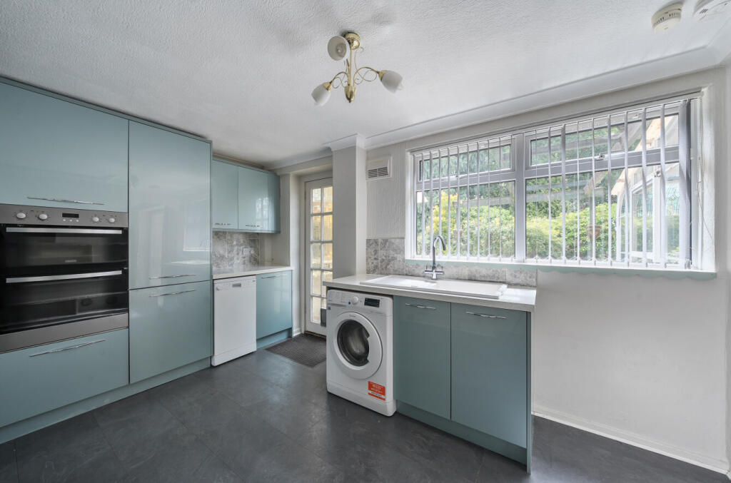 1333253-15-688a69...