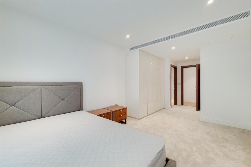 4_Main Bedroom-1.jpg