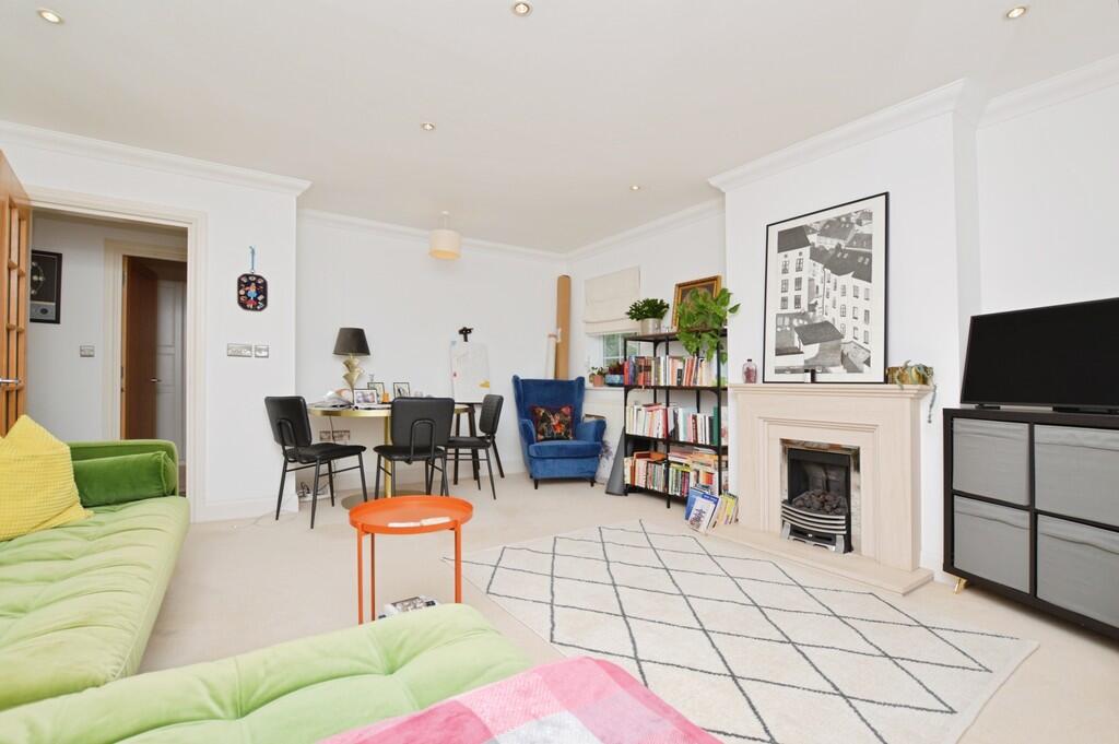 4db0e3c9-Lounge 2...