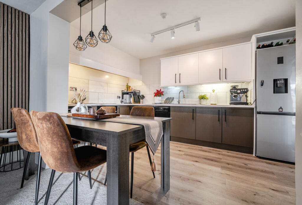 1393507-12-694152...