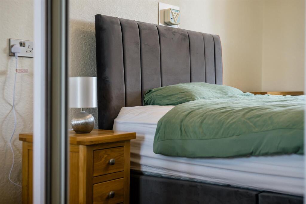 26 Oulton Court Detail-4.jpg