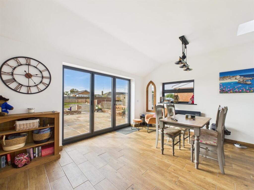 Open Plan Living / Kitchen